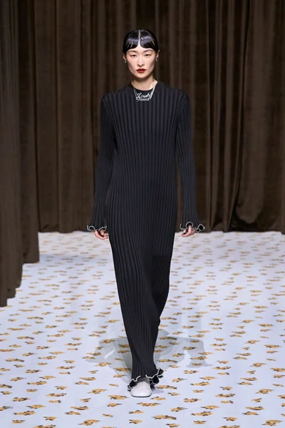Look 28
